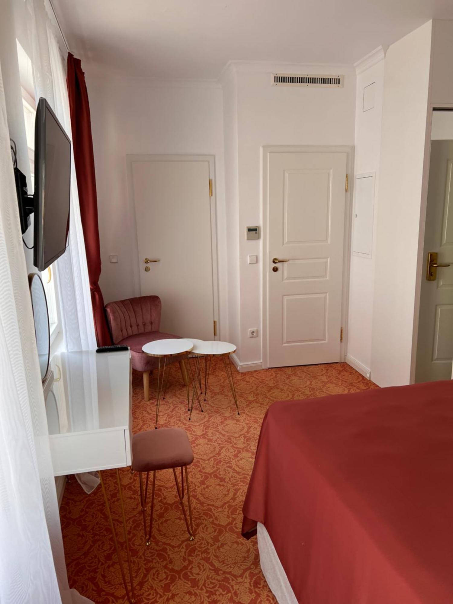 Art Hotel House One Baden-Baden Bilik gambar